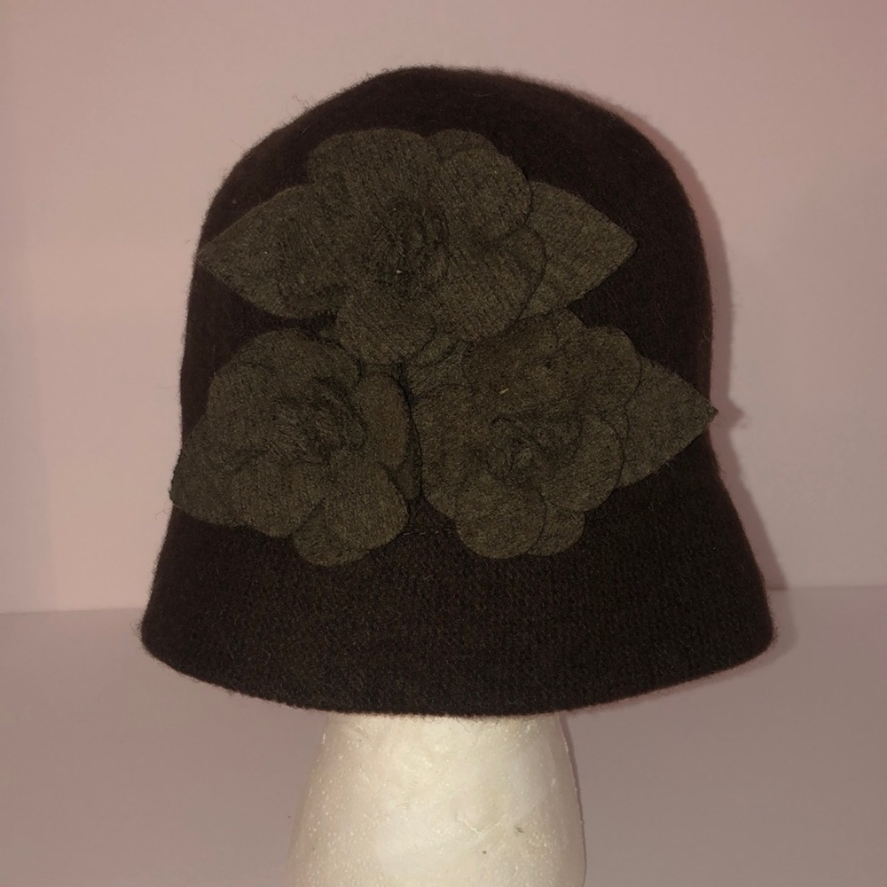 August wool hat